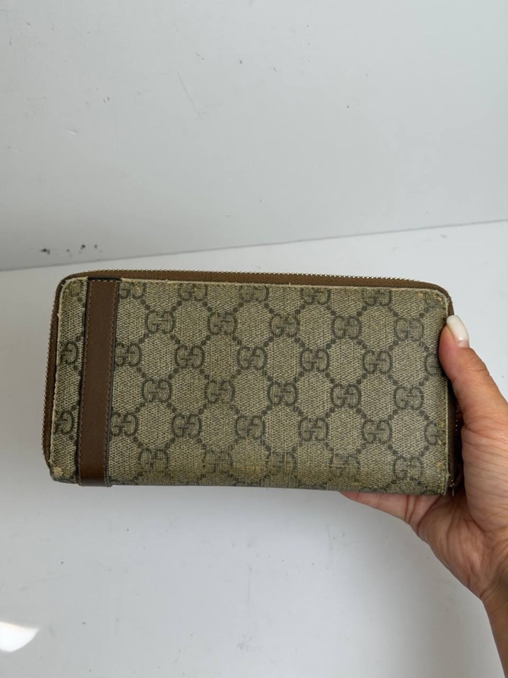 Gucci GG Supreme Monogram Coated Canvas Zip Wallet - Picture 5 of 13